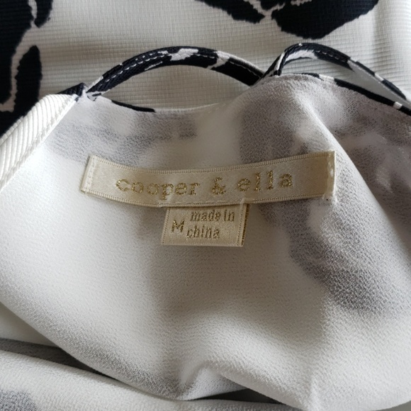 Cooper & Ella strappy rose stencil top - Picture 4 of 4